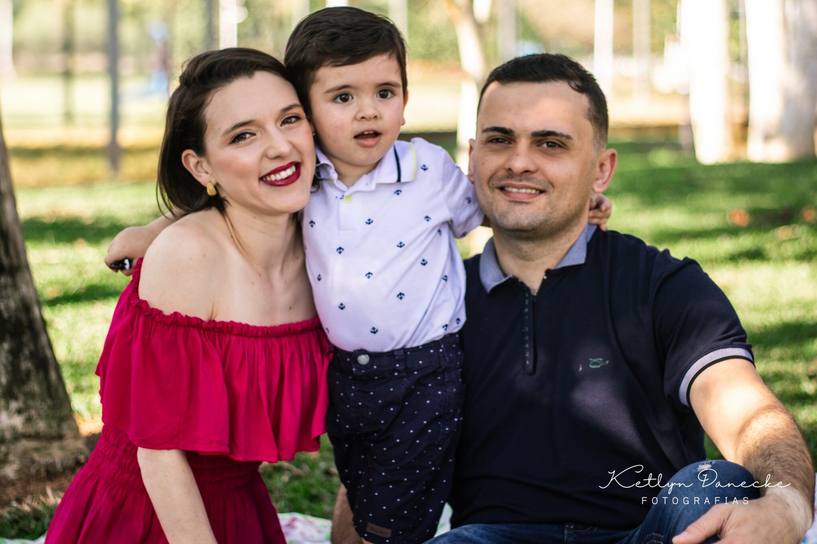 Família reunida durante ensaio fotográfico