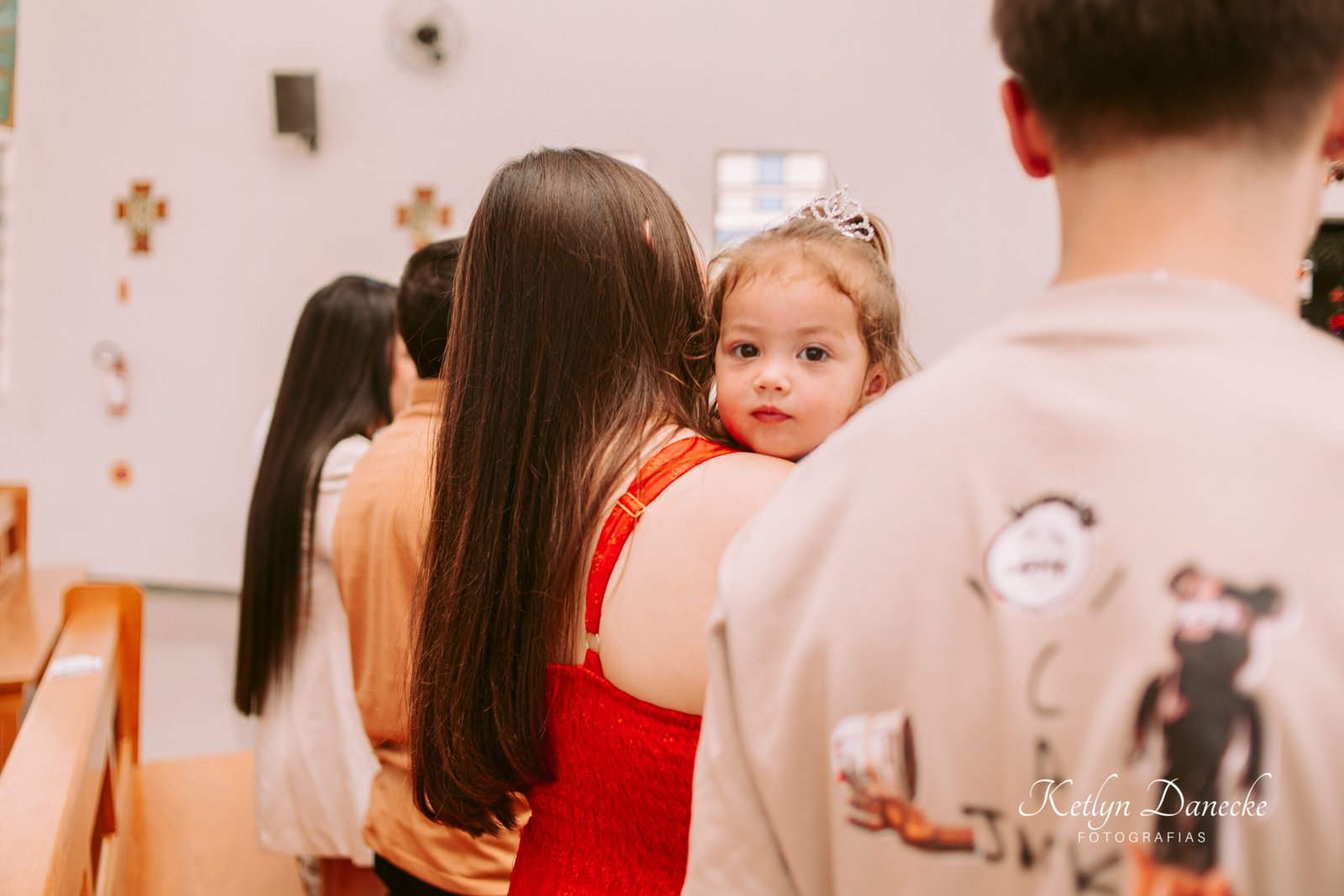 Maitê durante a cerimônia de batizado