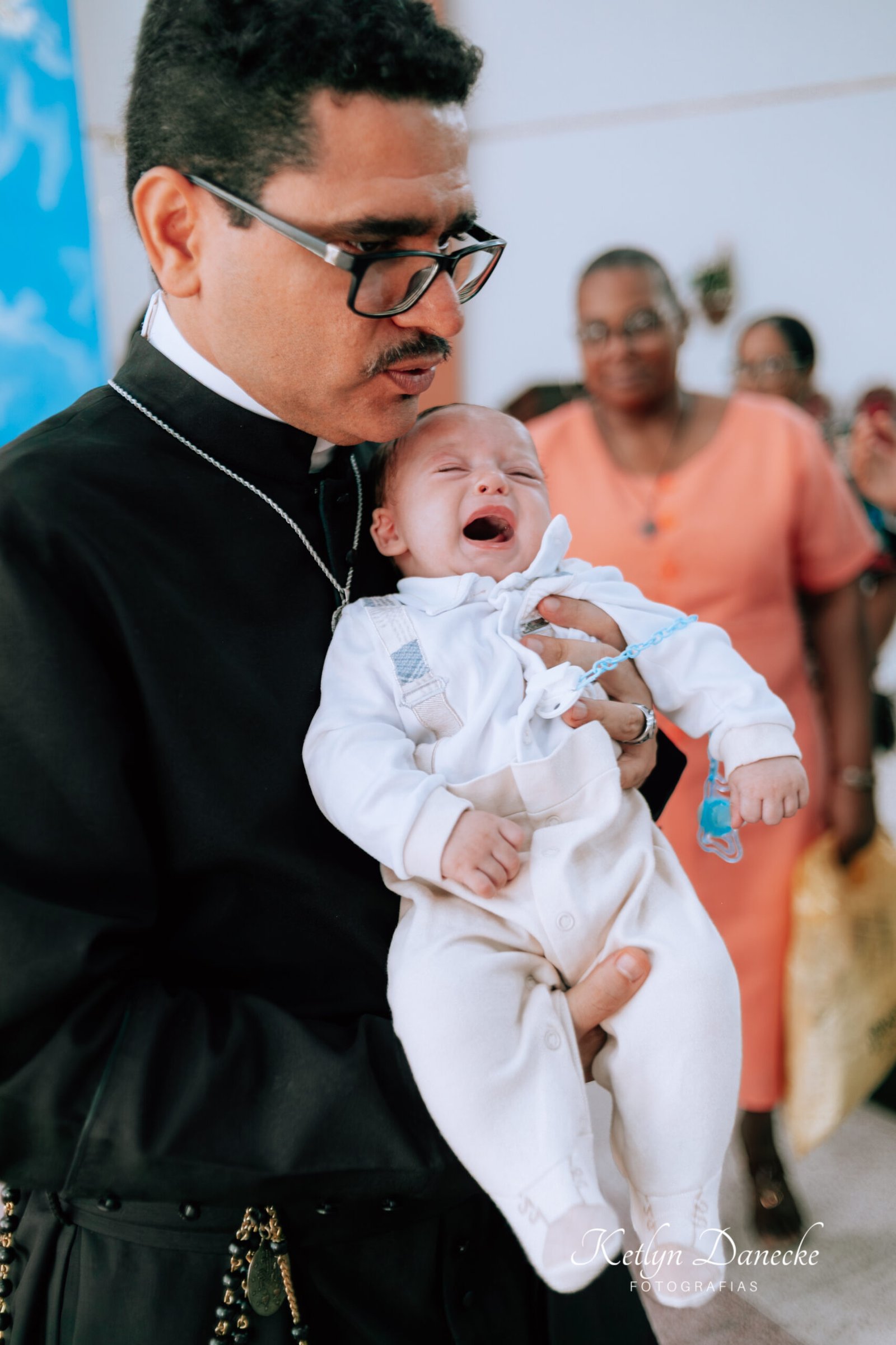 Samuel acompanhado pela família